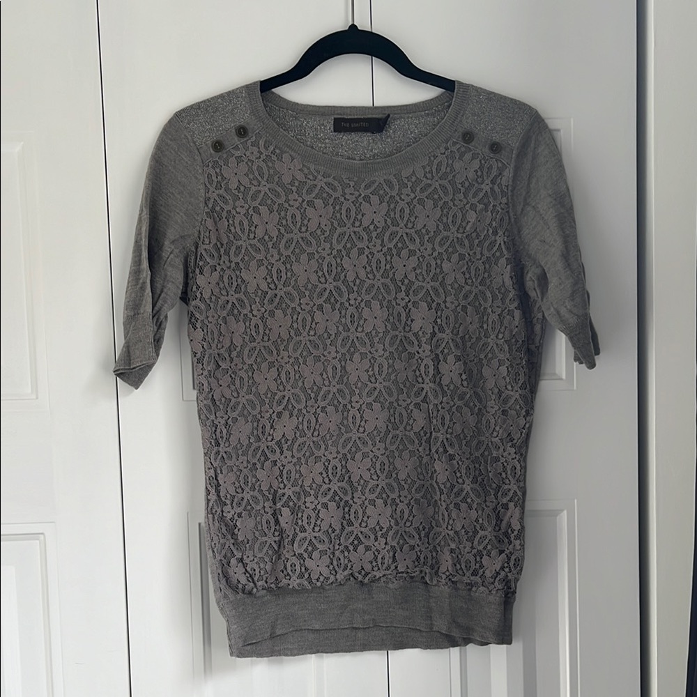 The Limited Gray Ribbed 3/4 Sleeve Crew Neck Top